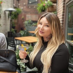 Meet your Posher, Nadia